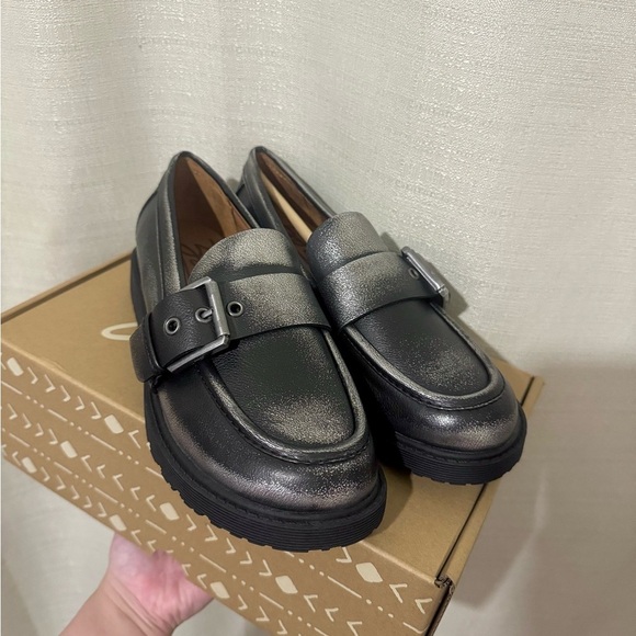 Zodiac Women's Black Renee Loafer Silver Black 7 - Picture 5 of 9